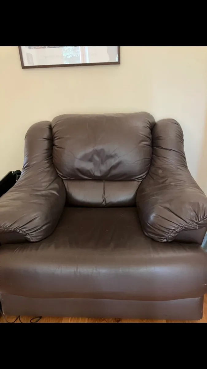 3 & 1 seater leather couches - Image 3