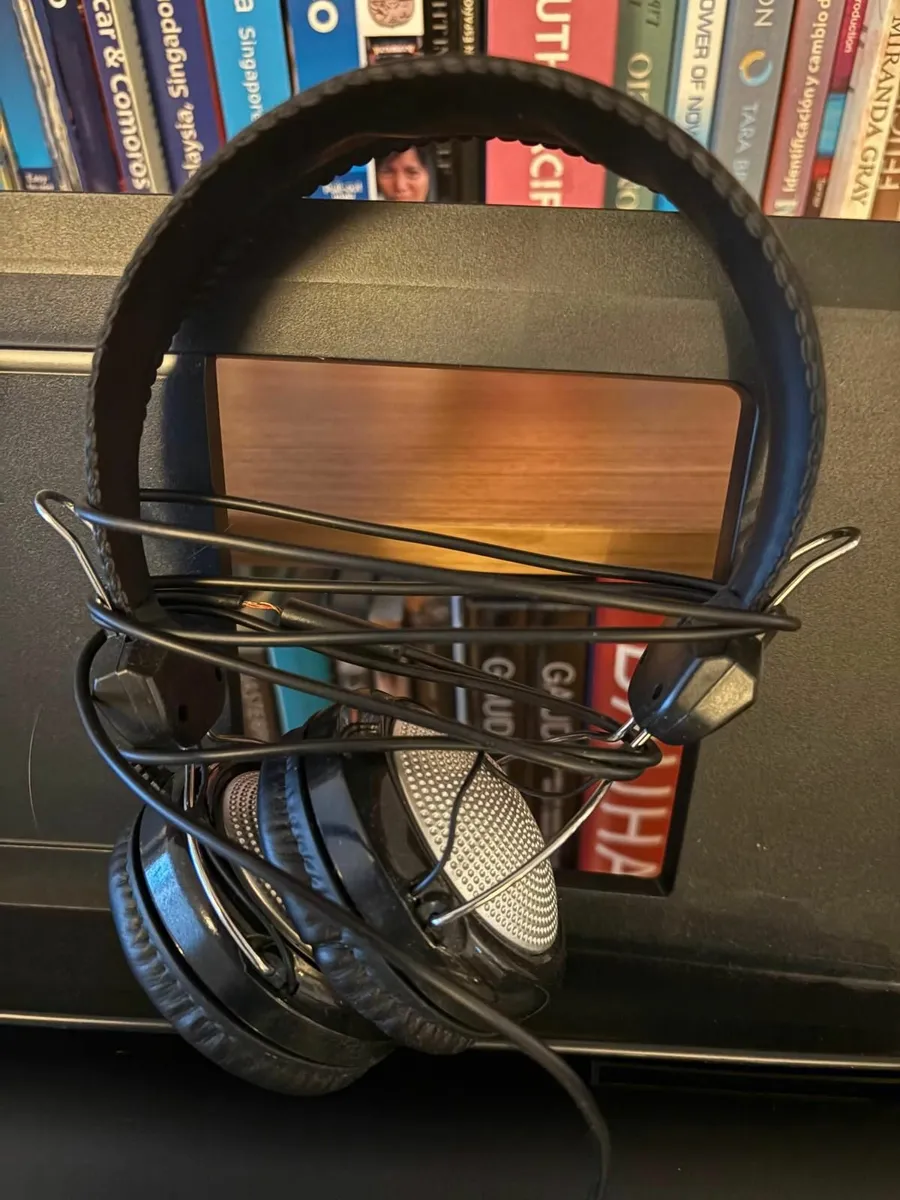 Yamaha Keyboard+Stand+Stool +Headphones - Image 2