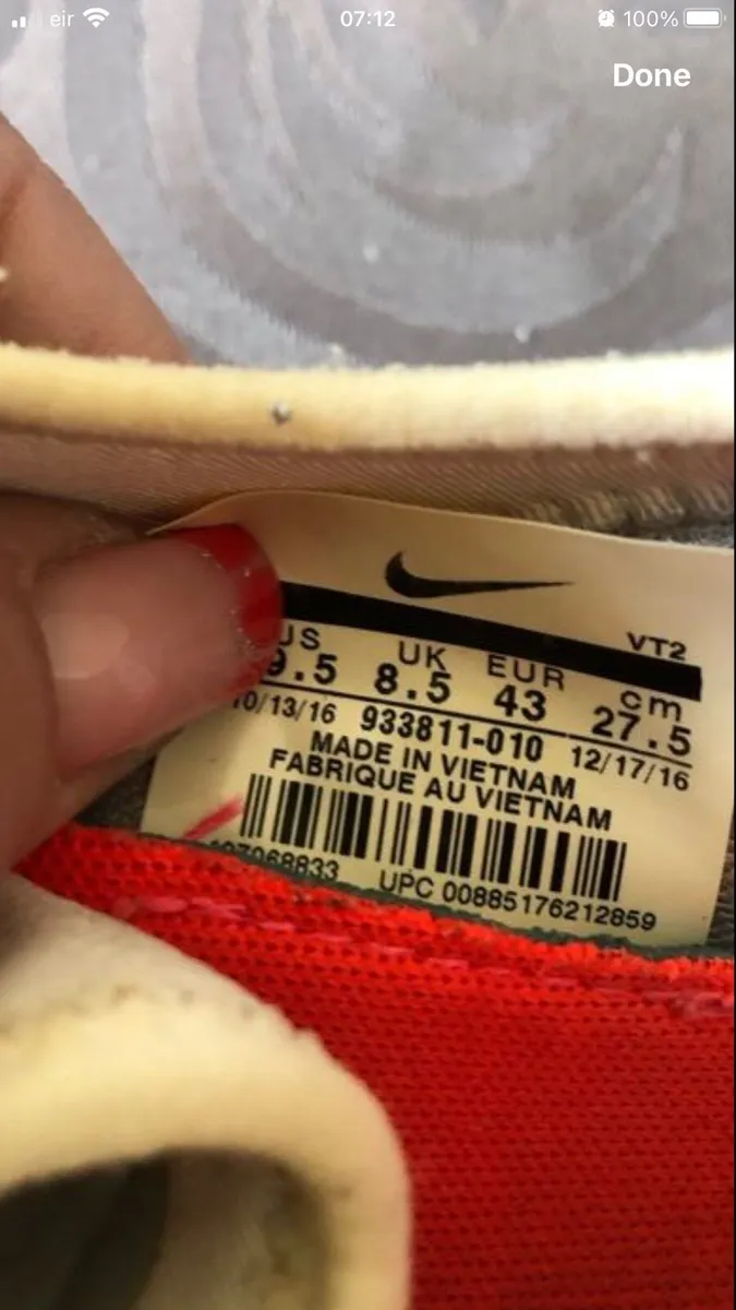 Mens Nike trainers size 8 €20 - Image 3