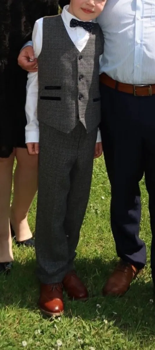 Communion suit and shoes - Image 2