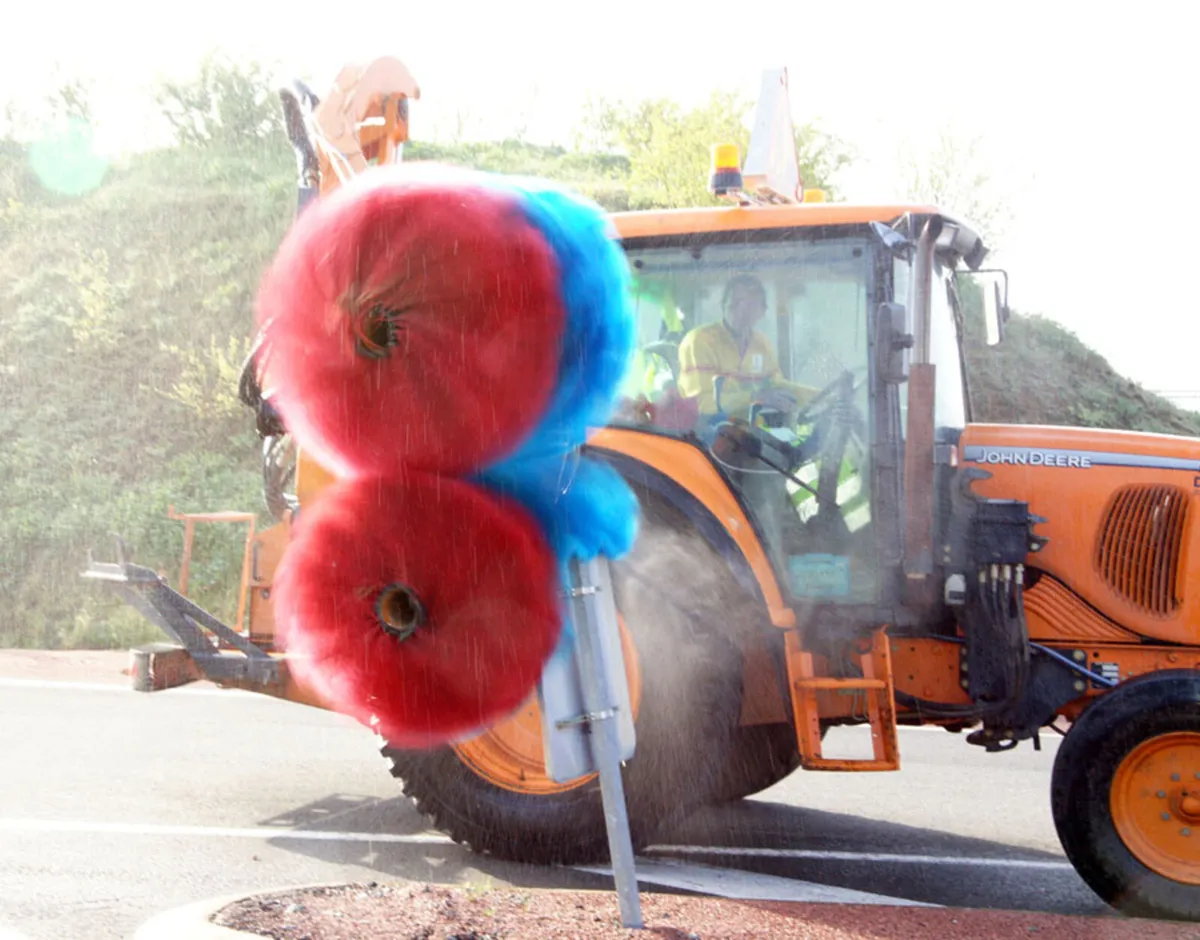 Sign Cleaner - Image 4