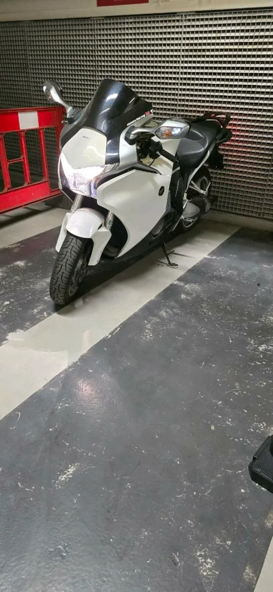 Honda vfr 1300 dct - Image 3