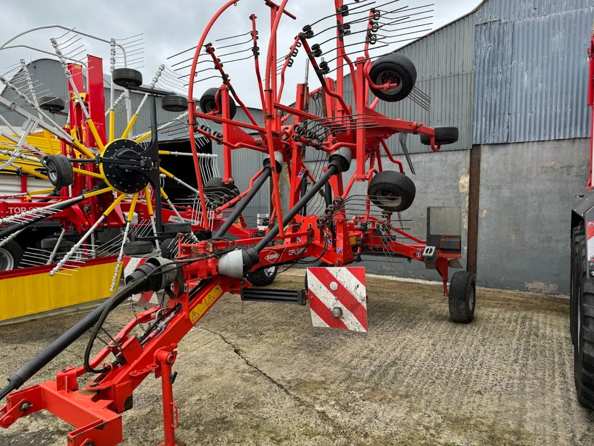 2015 Kuhn Rake - Image 3