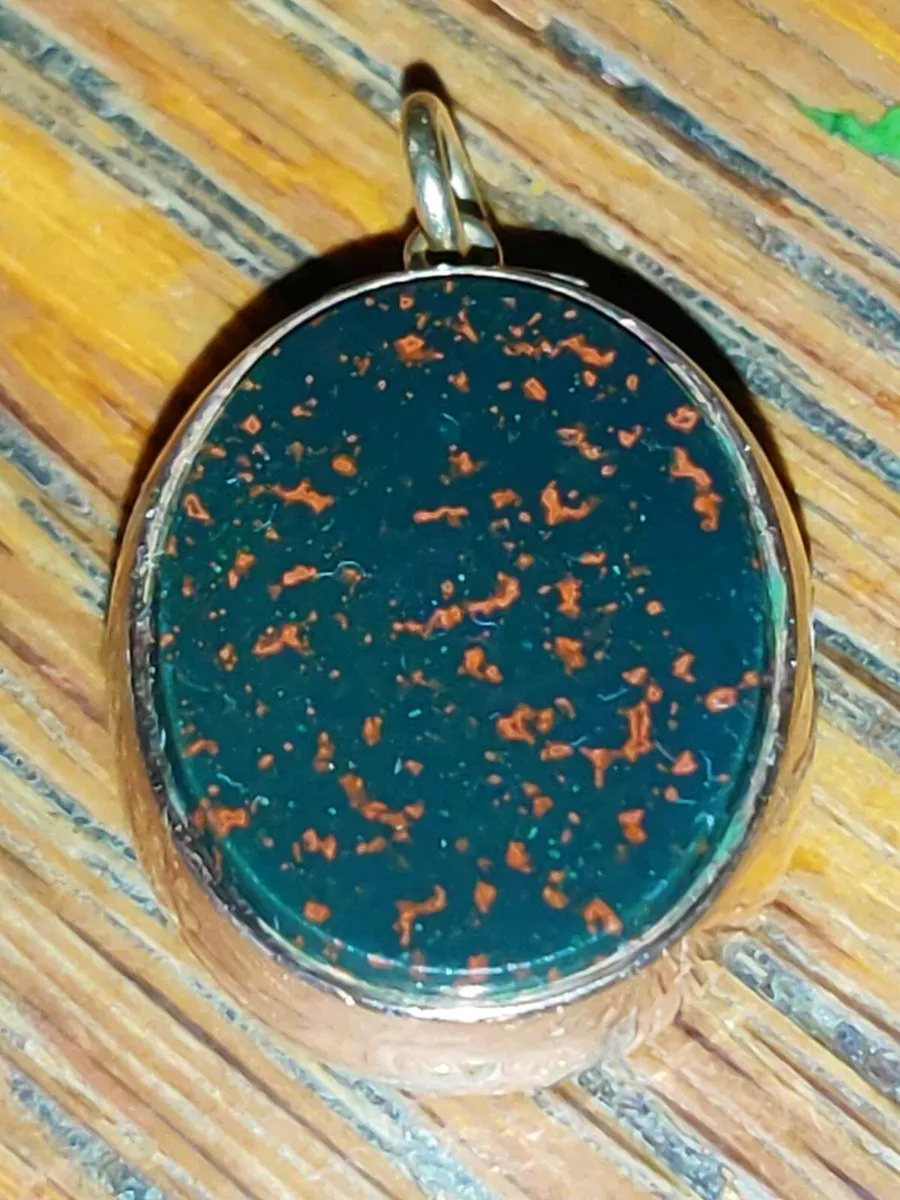 BLOODSTONE & CARNELIAN, 9CT Gold 4.45g Pendant ! - Image 1