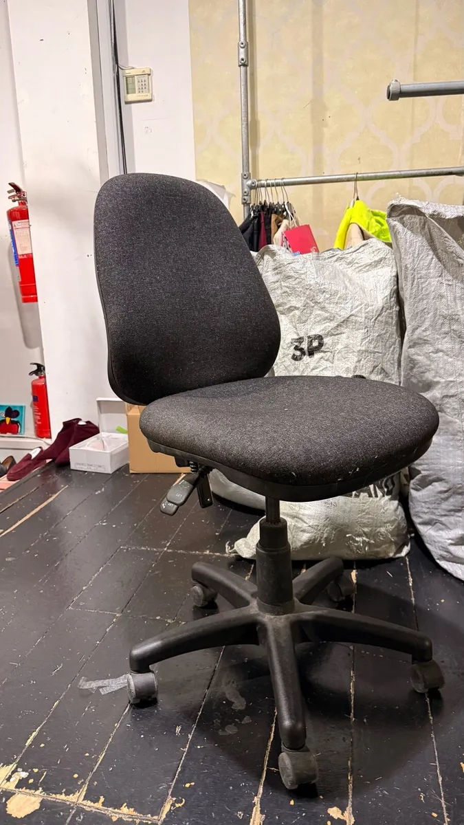 Office chair - Image 3
