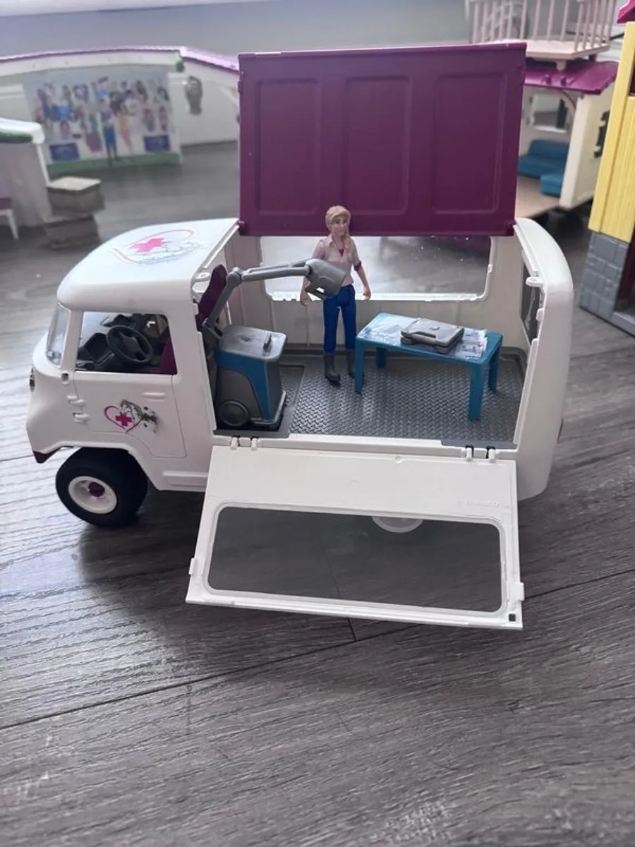 Toy Horses - Image 4