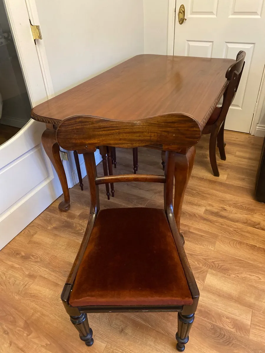 Mahogany dining table and 6 chairs - Image 3