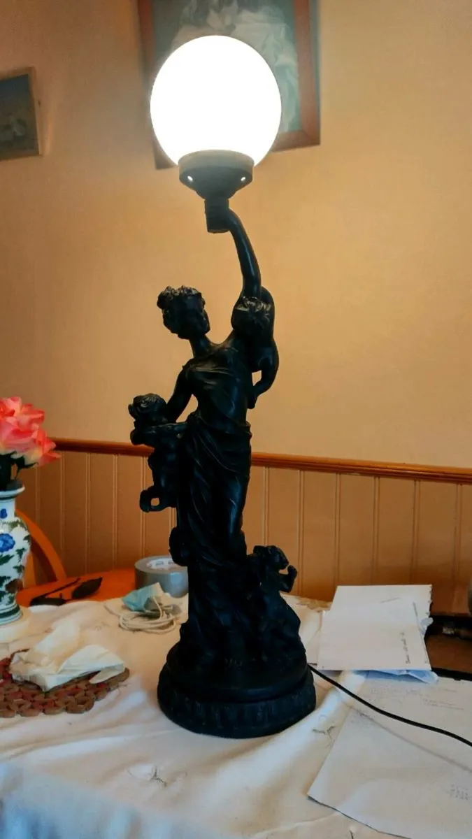 Vintage heavy Art deco lamp - Image 3