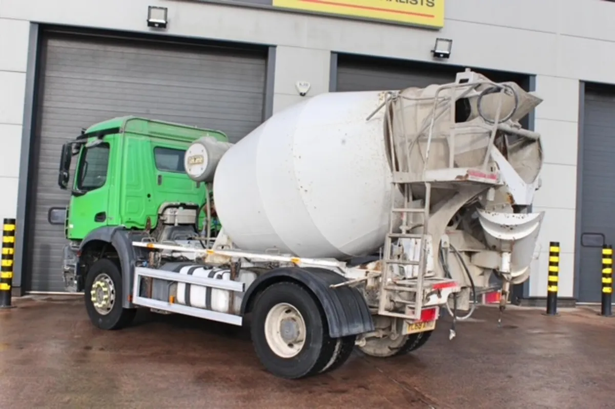 2019 MERCEDES -BENZ AROCS 1852 4X2 CONCRETE MIXER - Image 4