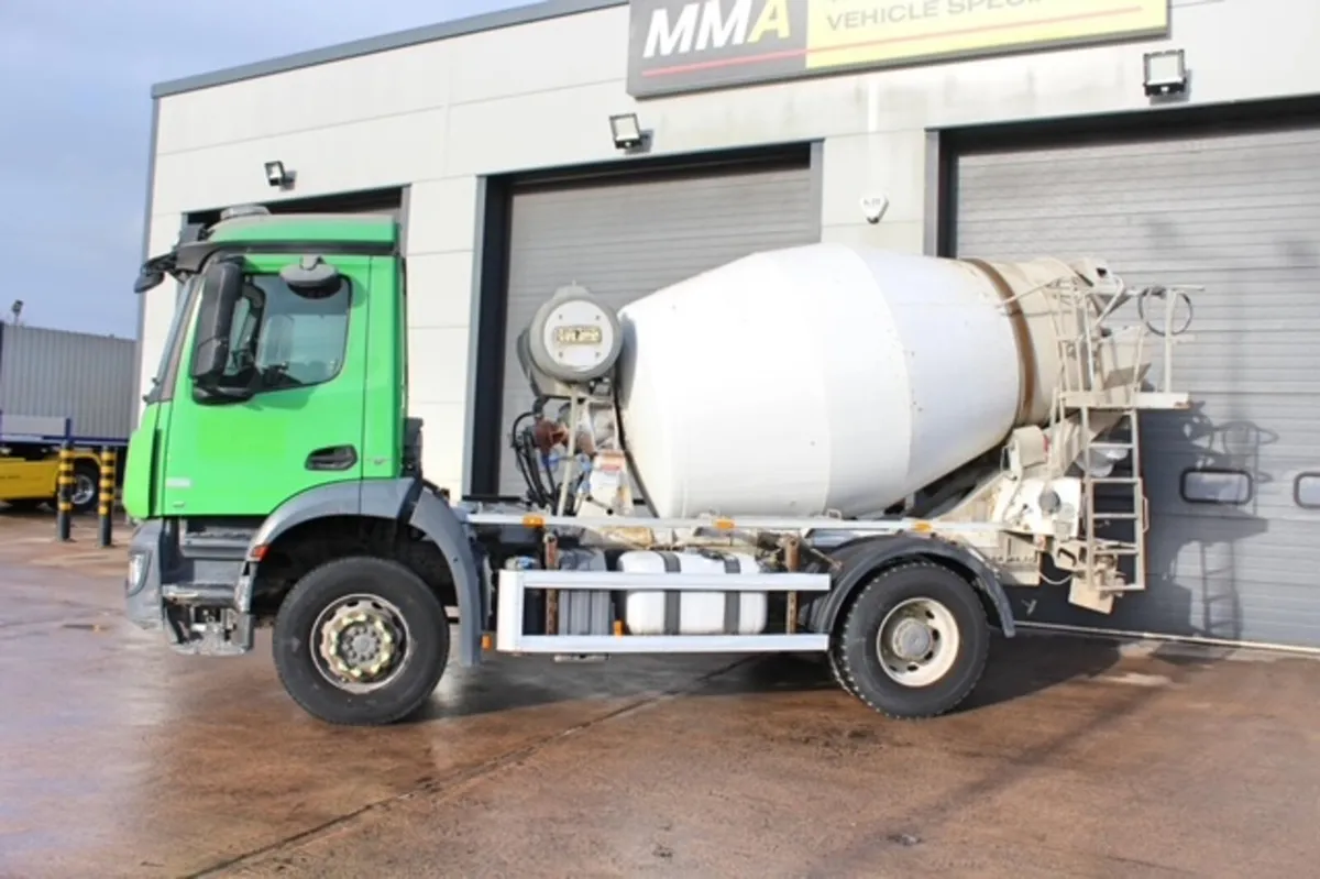 2019 MERCEDES -BENZ AROCS 1852 4X2 CONCRETE MIXER - Image 3
