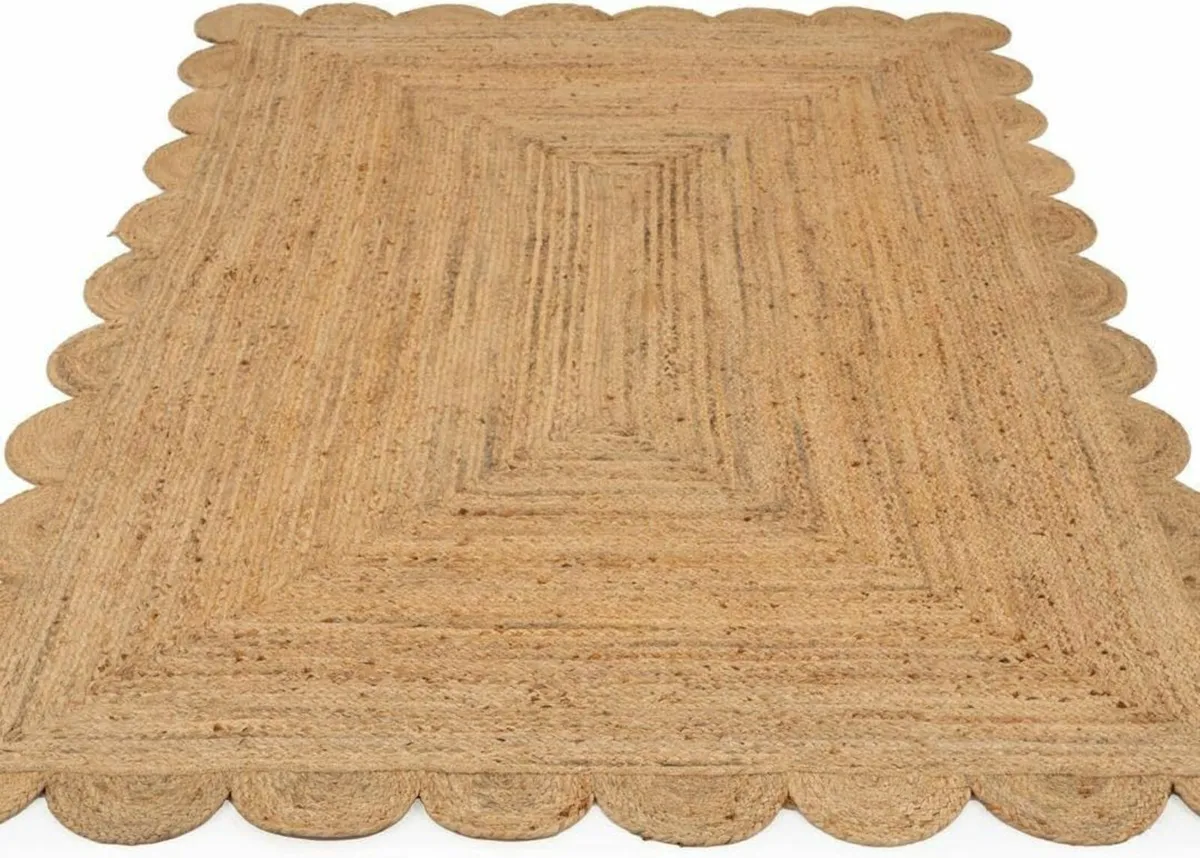 Scalloped Jute Rug Natural Beige Rustic Curved - Image 3