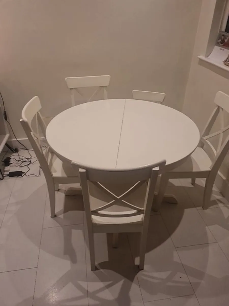 table and chairs - Image 1
