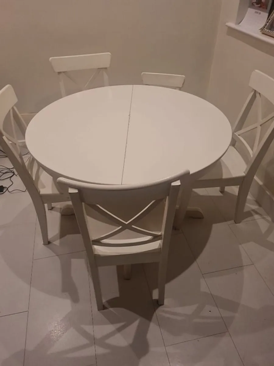 table and chairs - Image 4