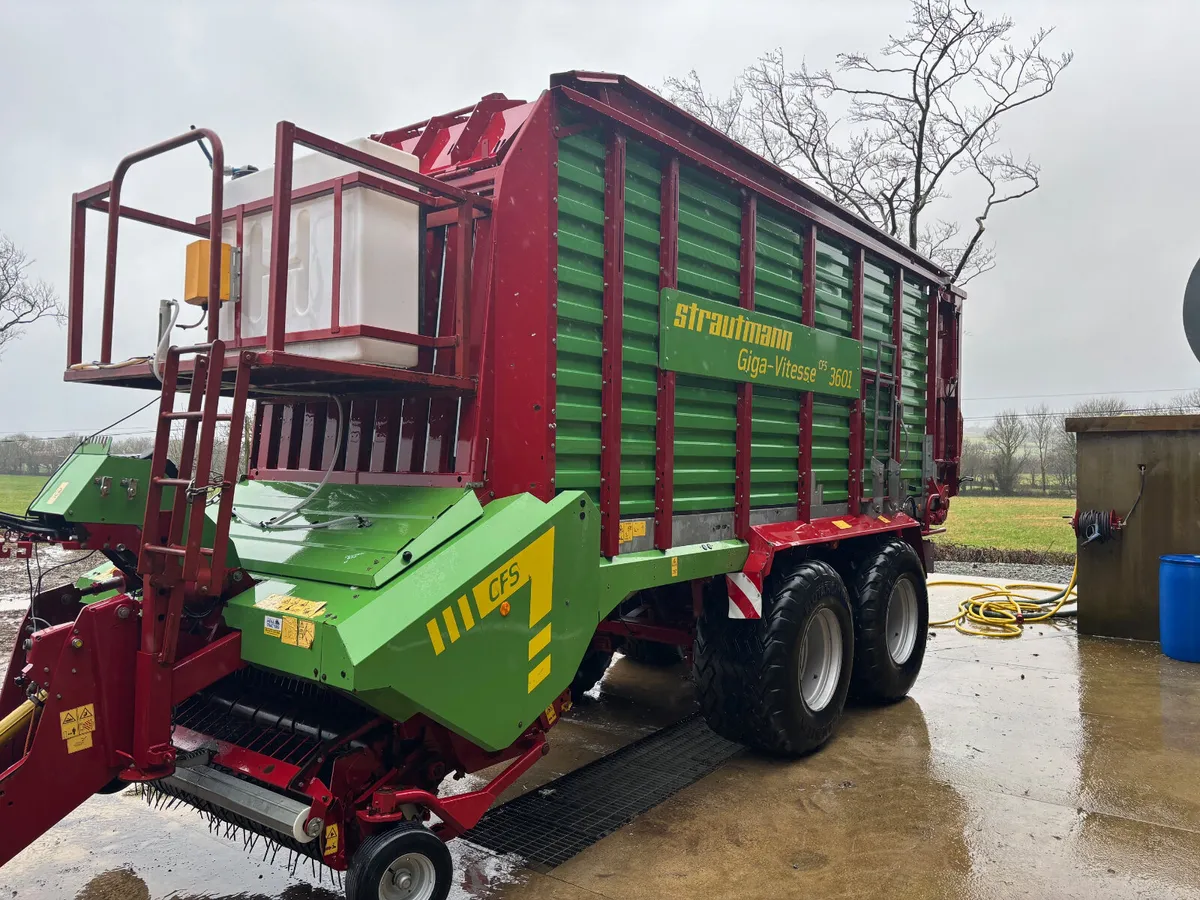 2019 Strautmann 3601 Silage Wagon  only 1354 loads - Image 4