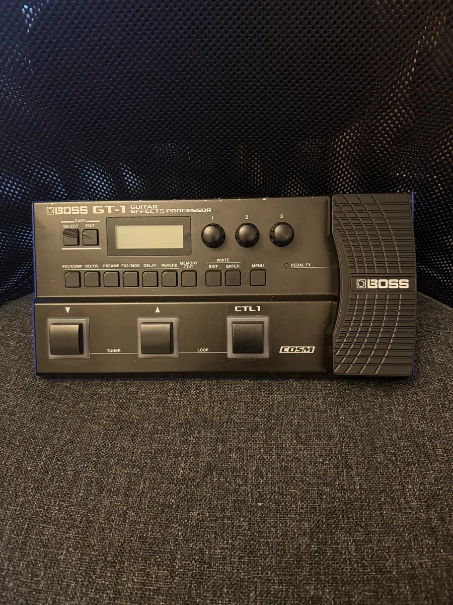 Boss Gt1 Guitar Effect Processor - Image 1