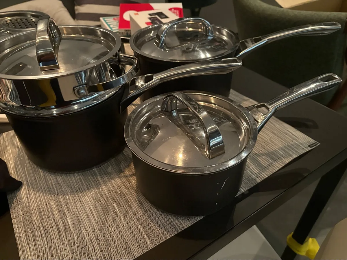 Kitchen pots and steamer - Image 1