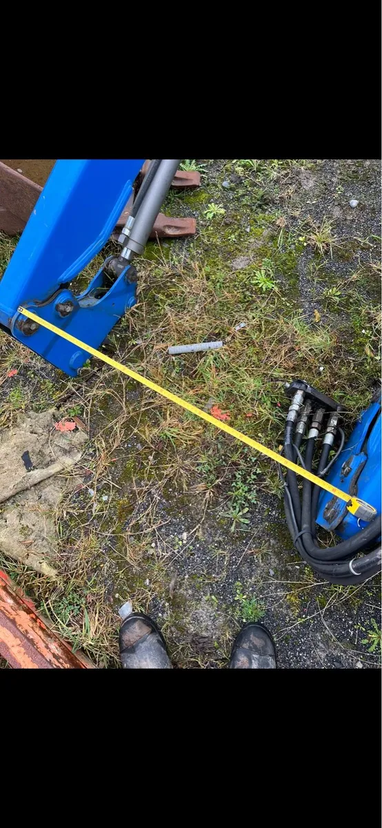 New Holland stoll loader - Image 4