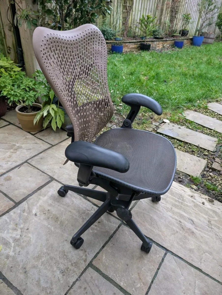 Ergonomic office chair - Image 2