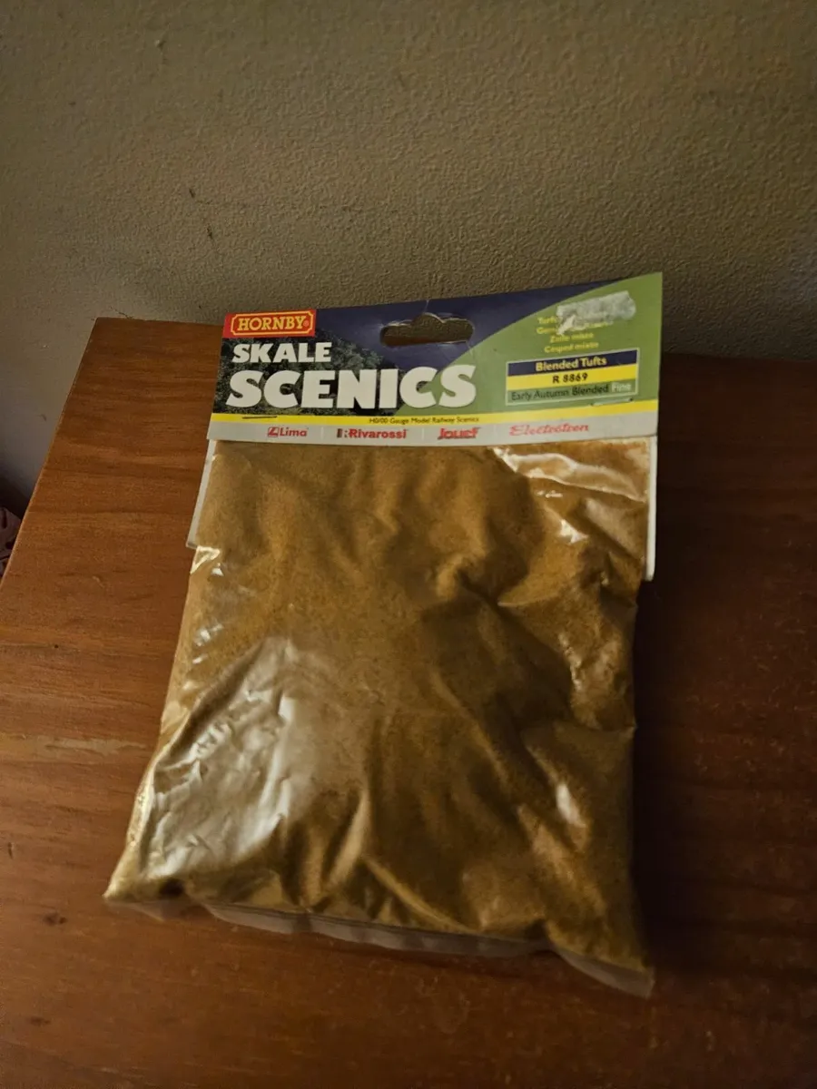 Hornby Scatter Blended Turf - Image 1