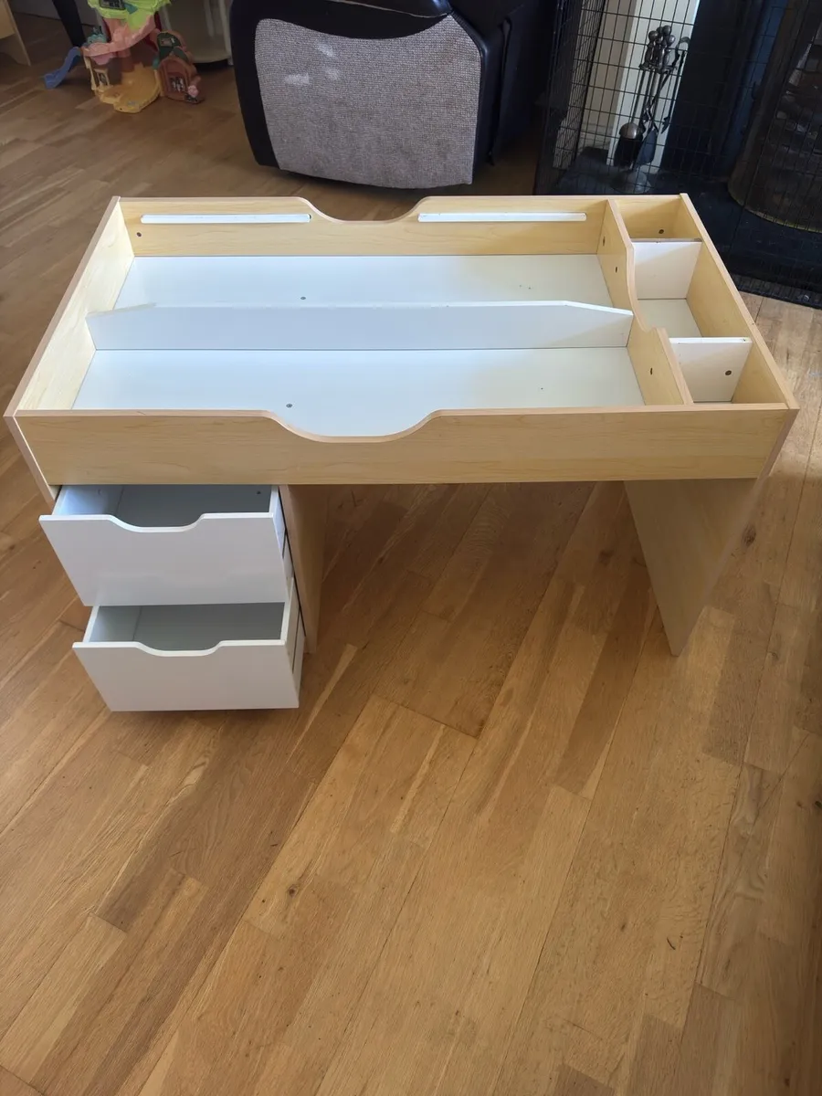 Lego table - Image 3