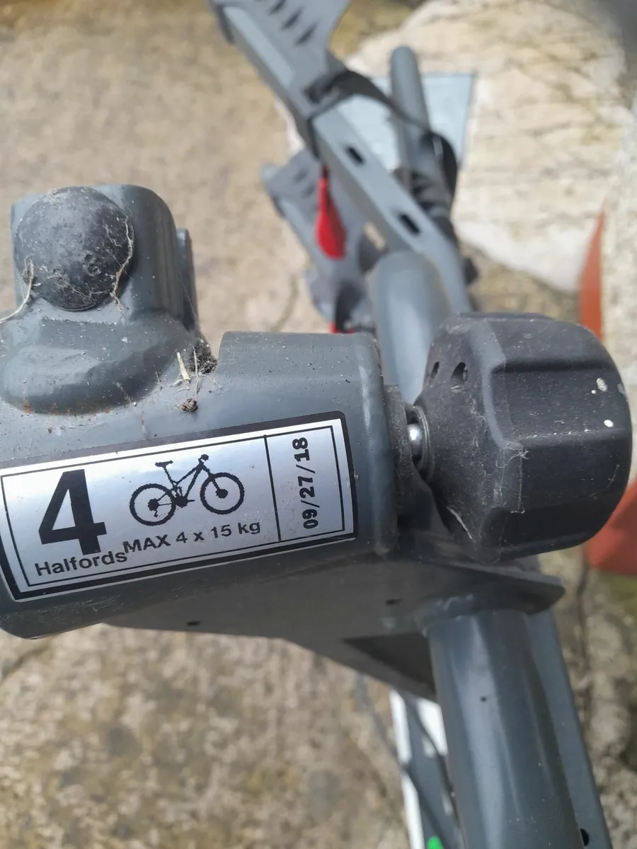 4 Bike Tow Bar Mounted Bike Rack - Image 2