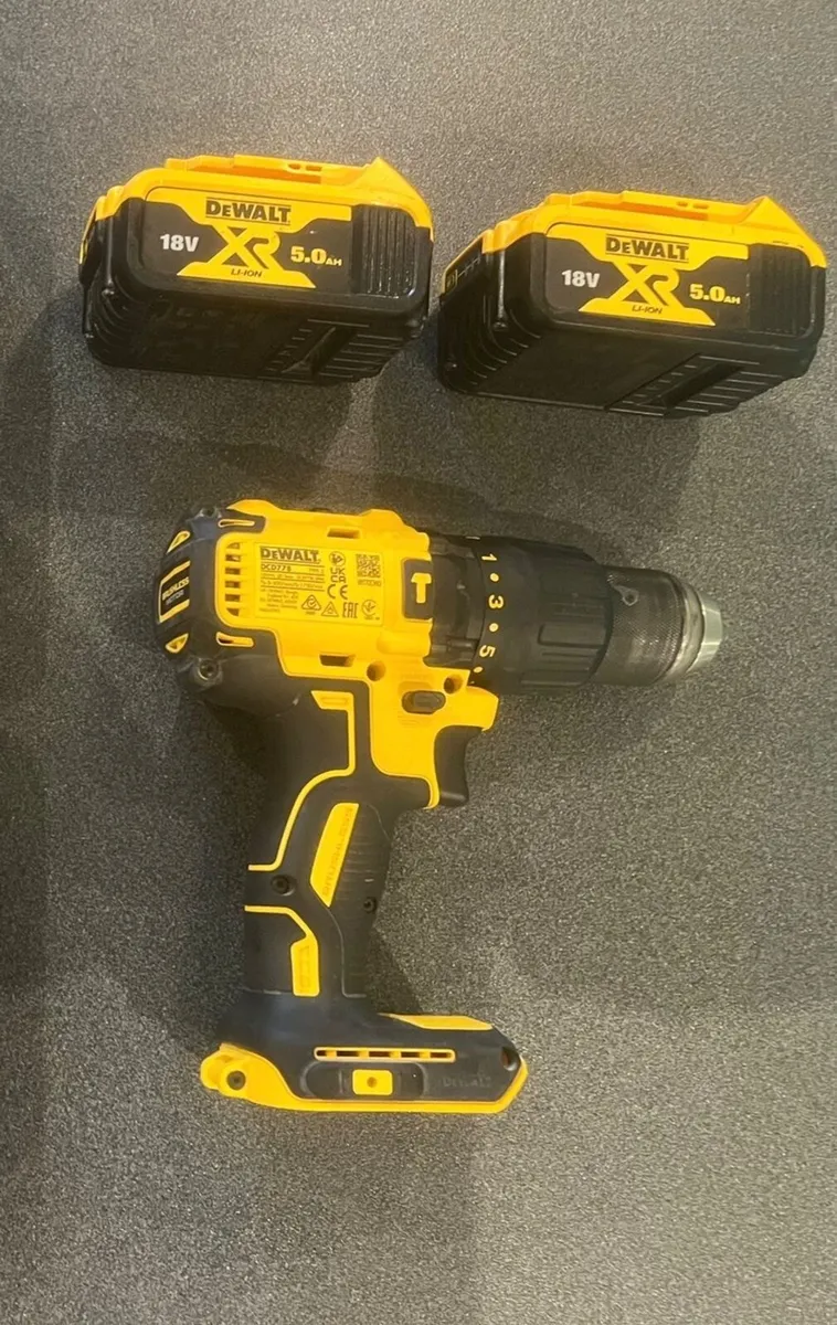 Dewalt 18V  Brushless Combi Drill 2 battery - Image 2