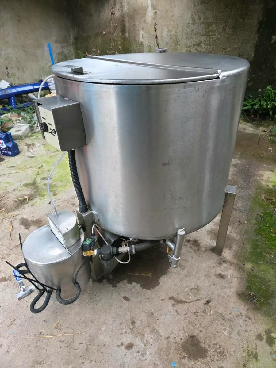 Liscarroll calf feeder - Image 1