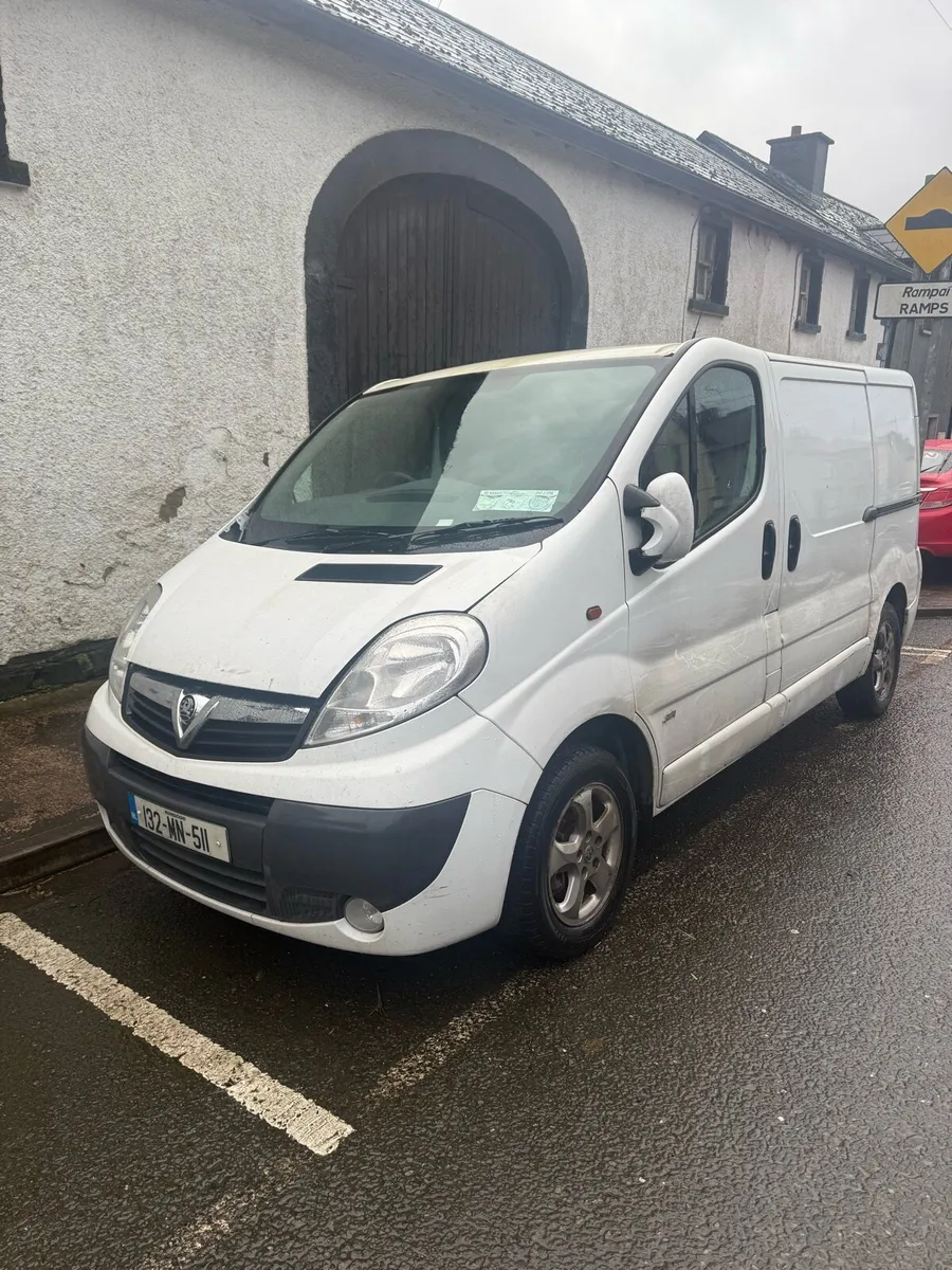 13 Renault trafic  fridge van - Image 3