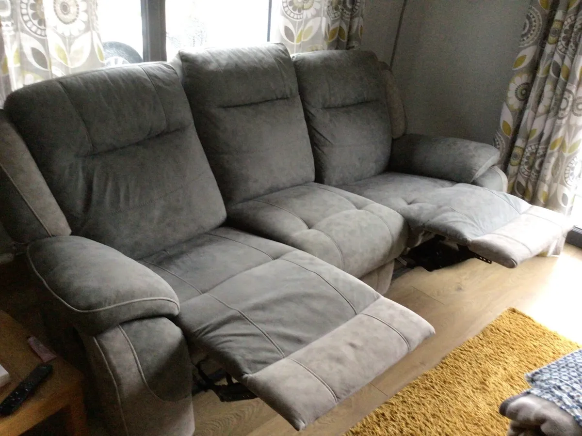 Couch - Image 2