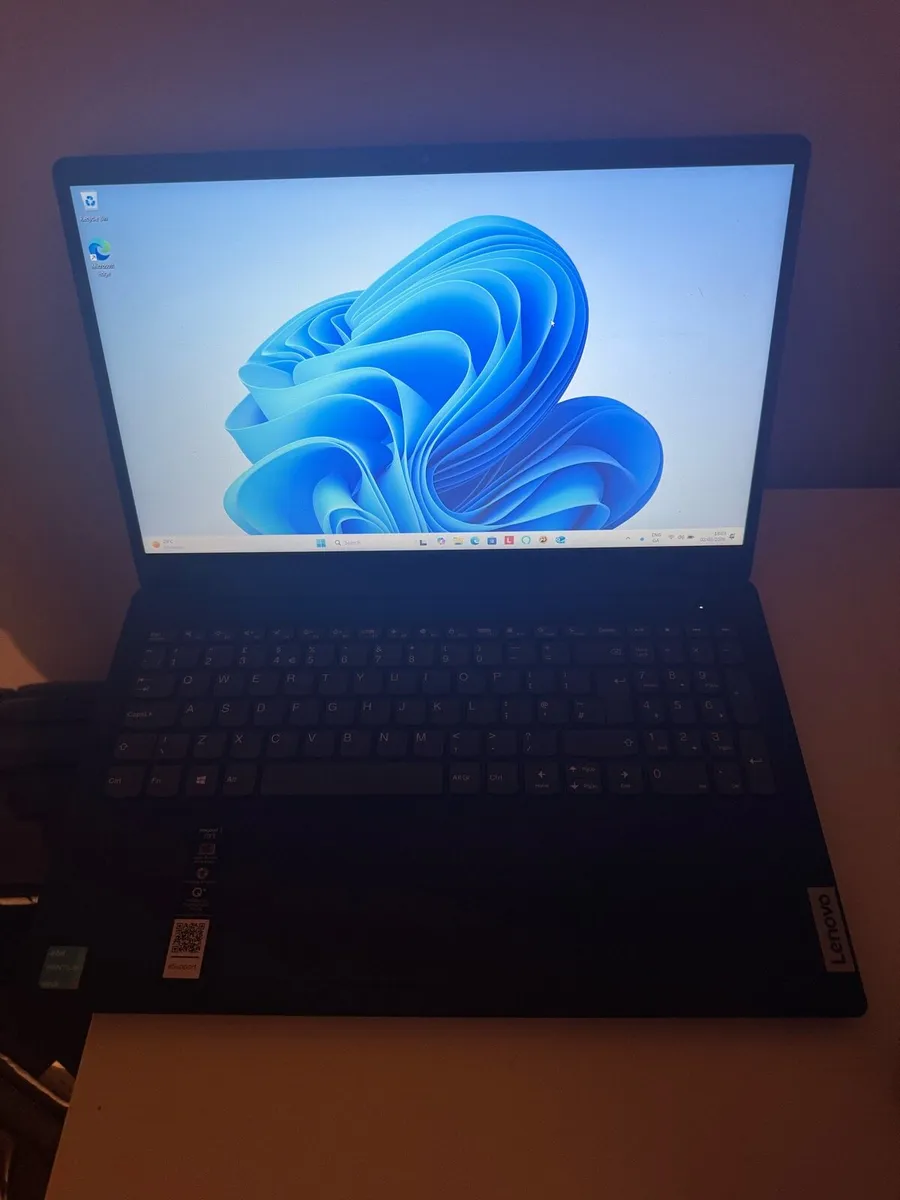 Lenovo IdeaPad 3 - Image 2