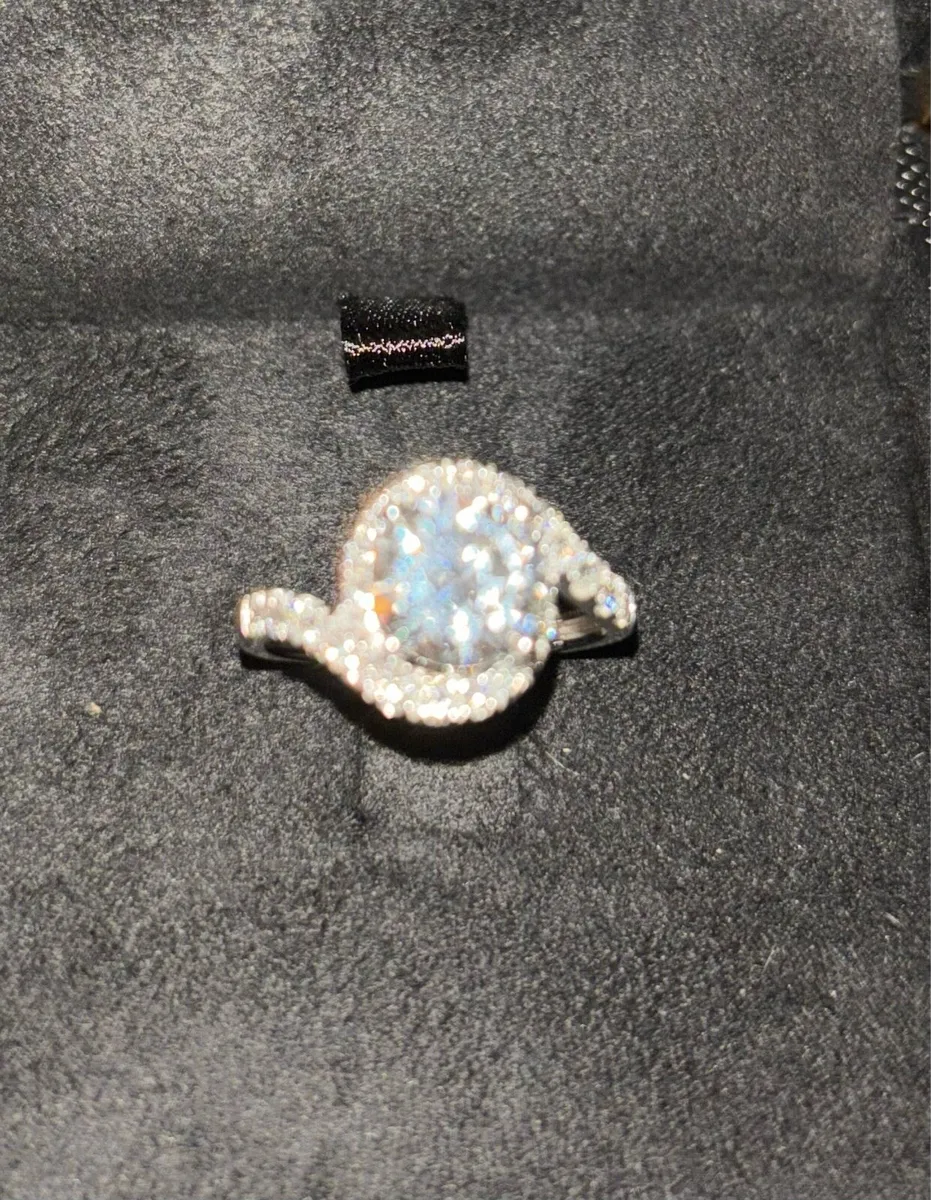 2.48caret diamond engagement ring (lab) - Image 1