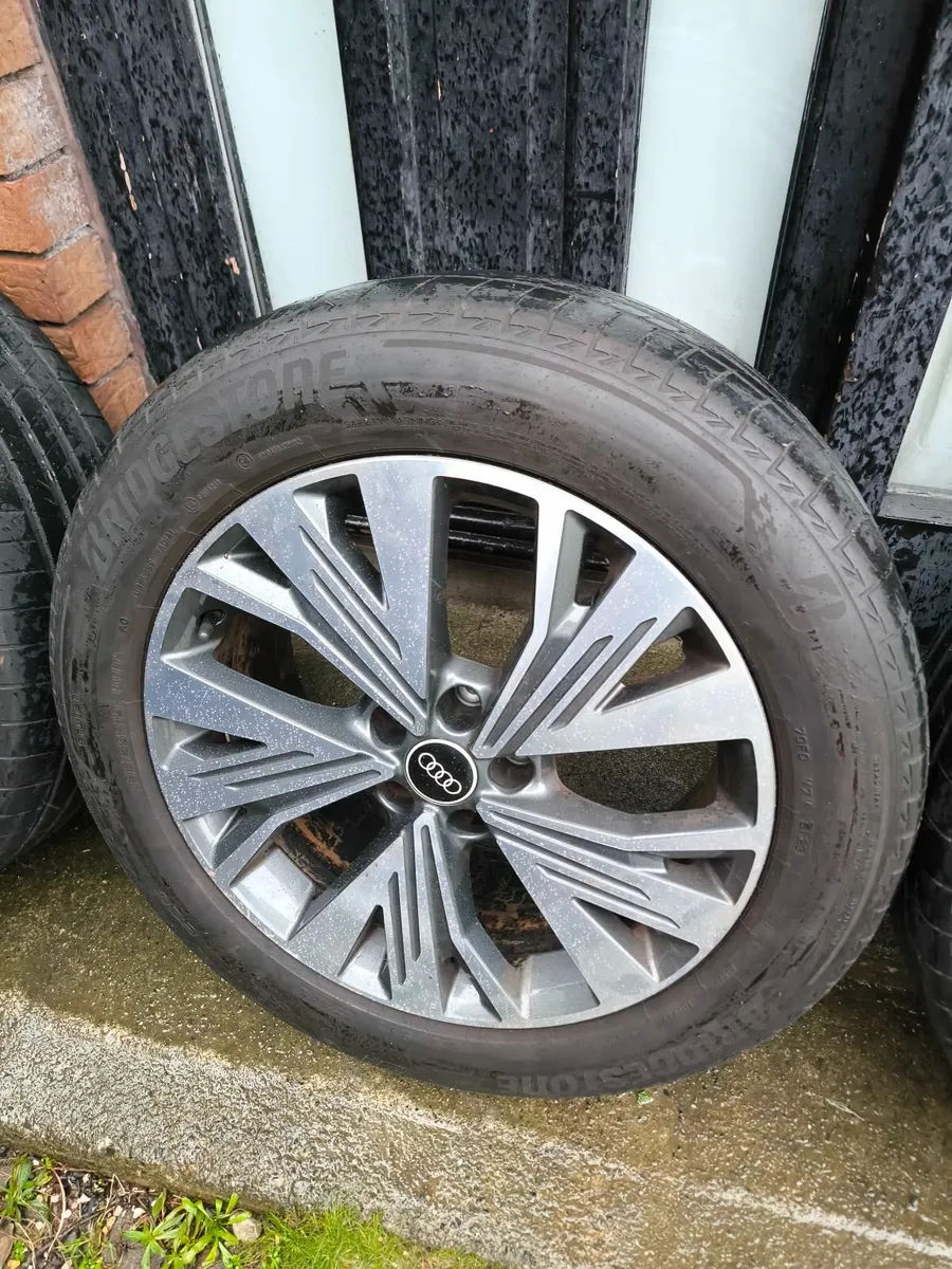 Audi Q3 Q4 Q5 Genuine wheels 235/55/19 good tyres! - Image 4