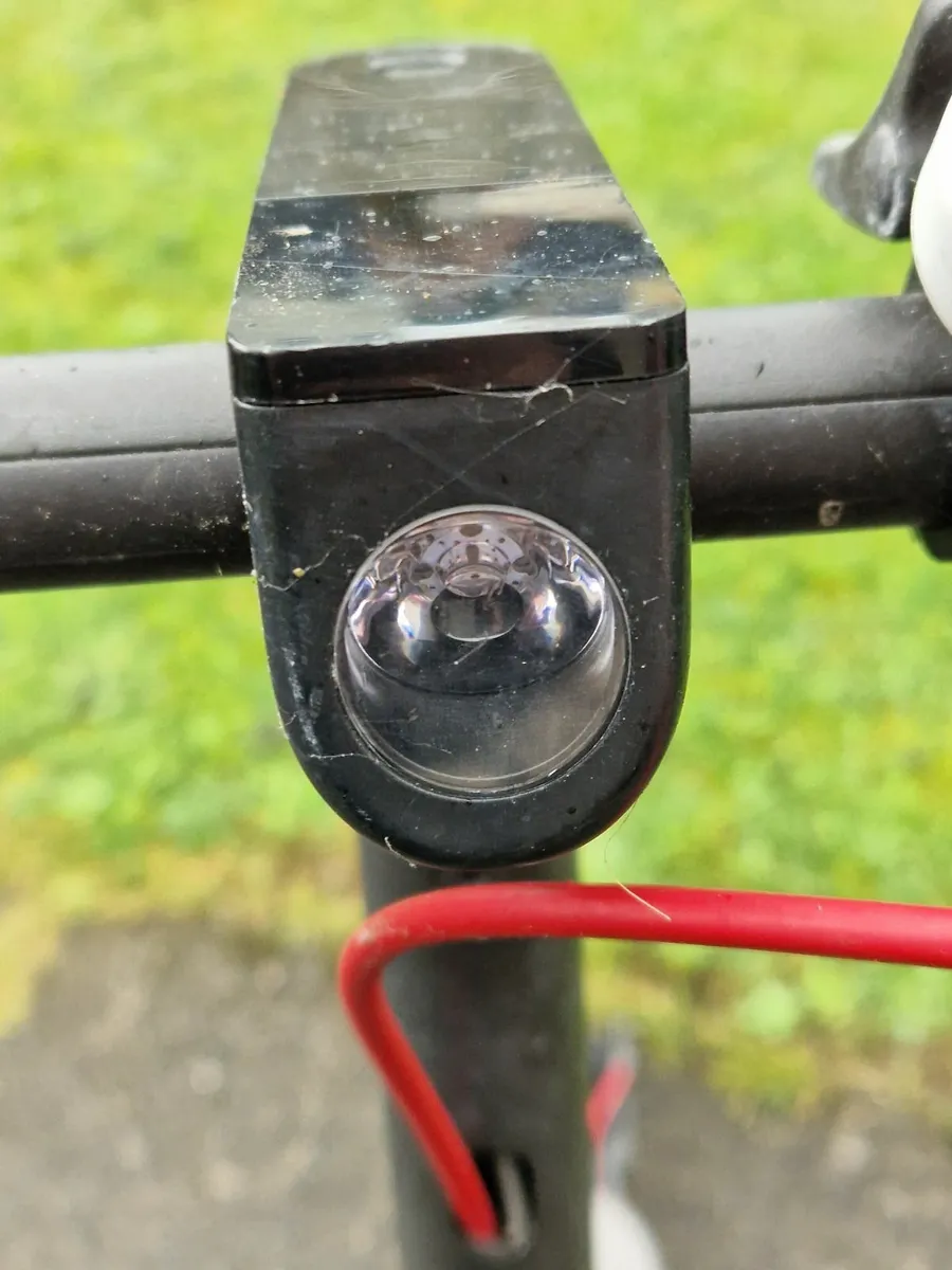 Electric Scooter, charger missing, it is charged - Image 4