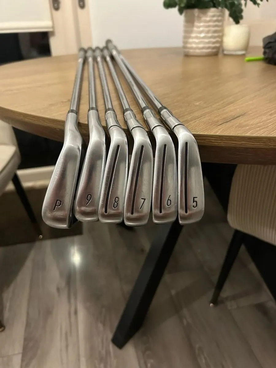 Taylormade Qi irons - Image 2