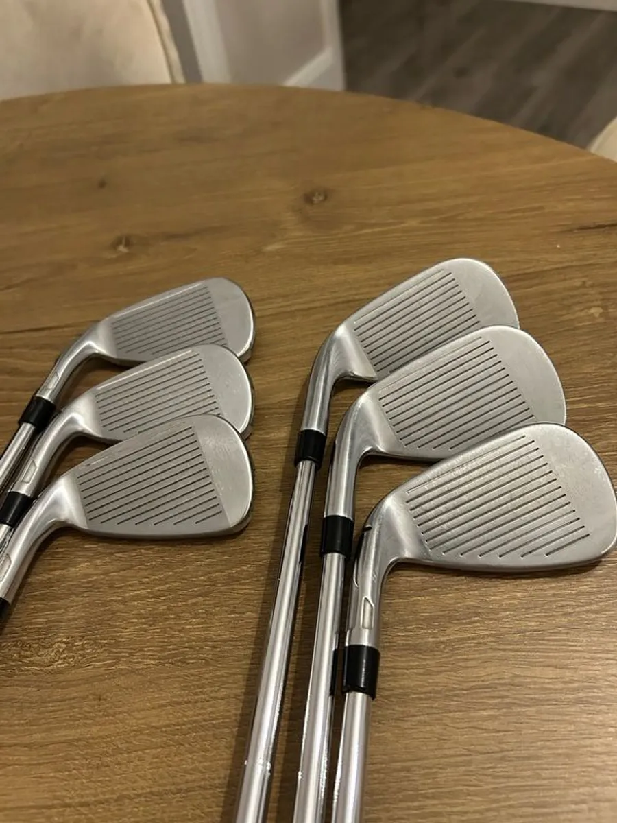 Taylormade Qi irons - Image 3