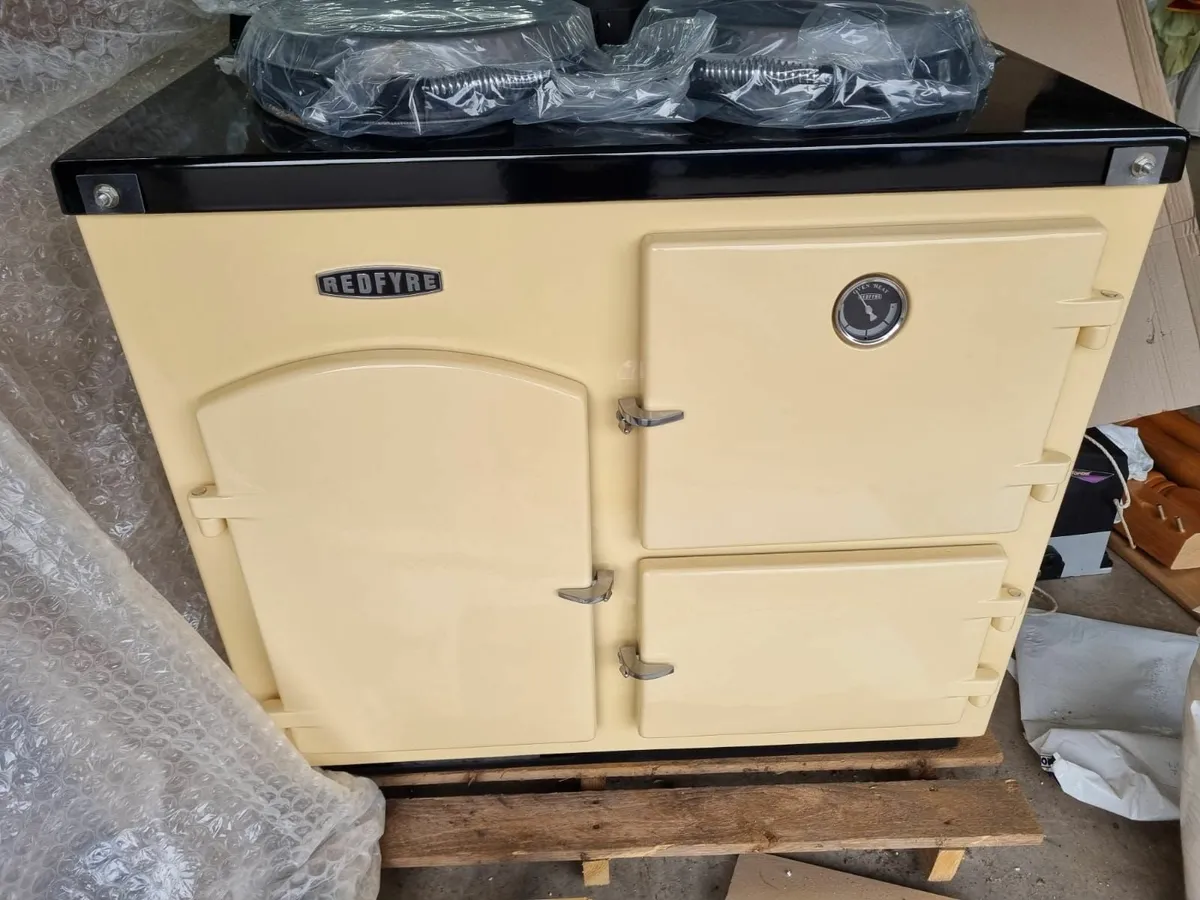 Oil burning stove - Image 1