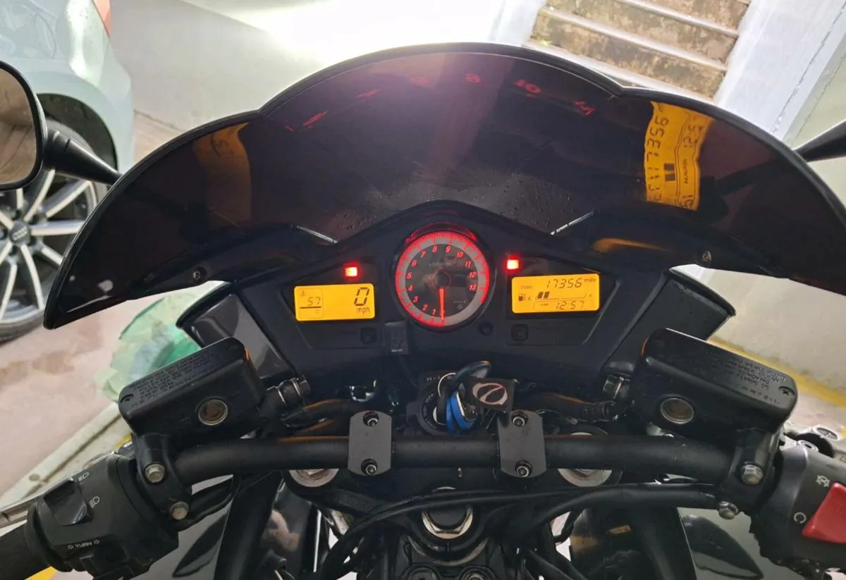 Beautiful vfr 800 - Image 3