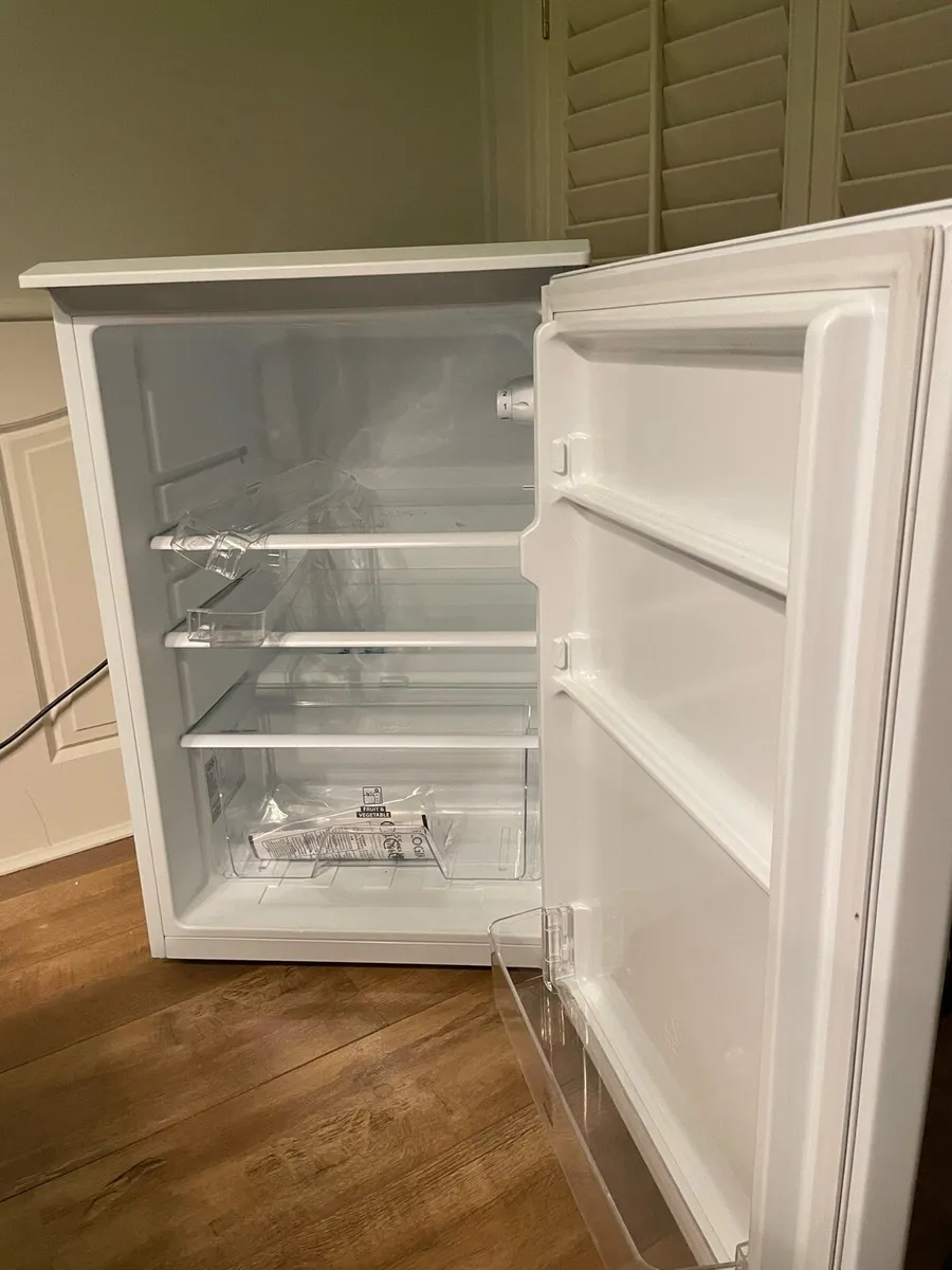 Logik Under counter Fridge - Image 2