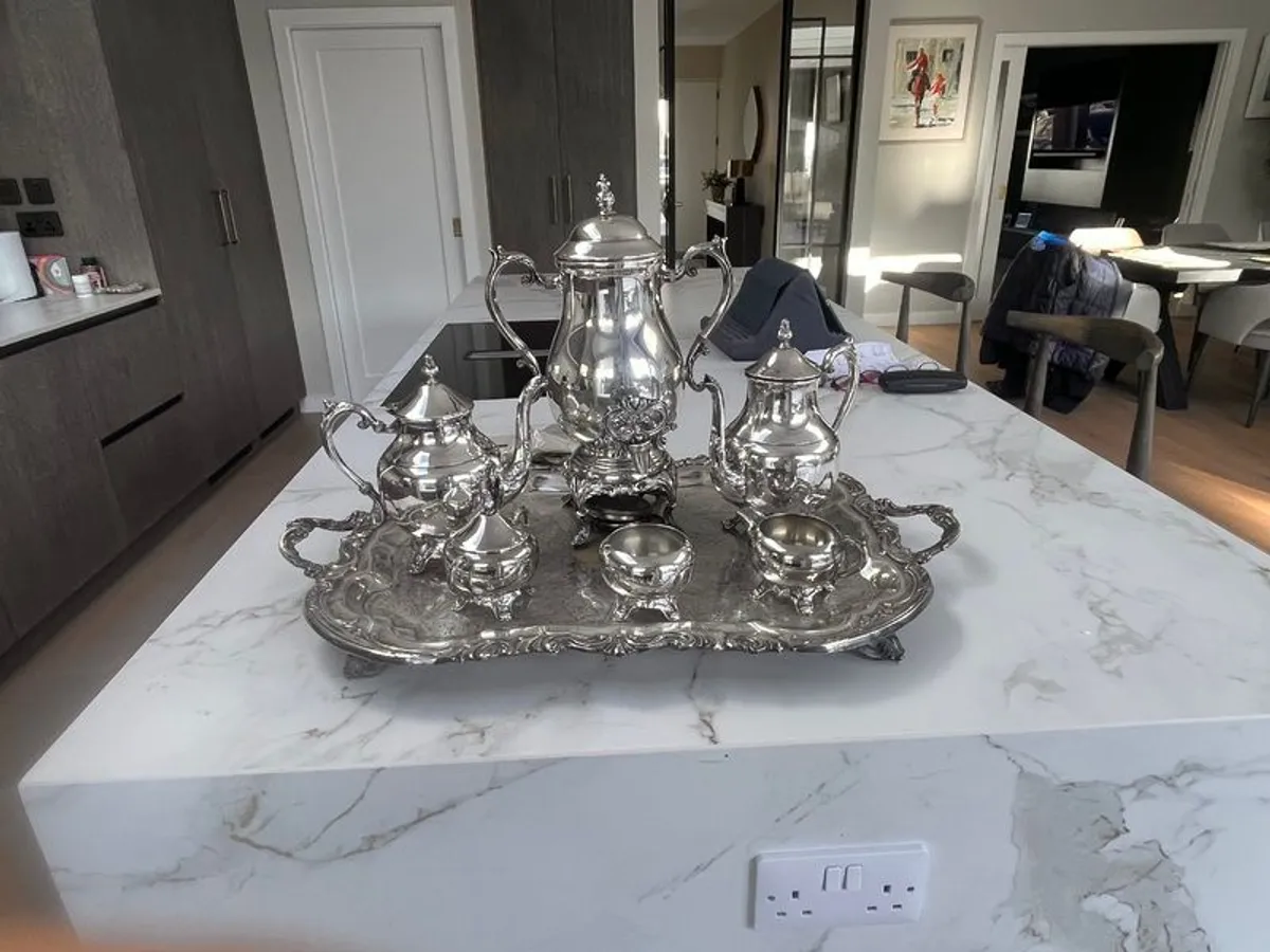 Silver service - Image 1