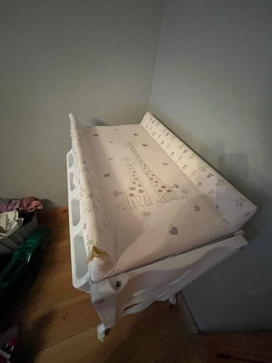 Baby changing unit - Image 2