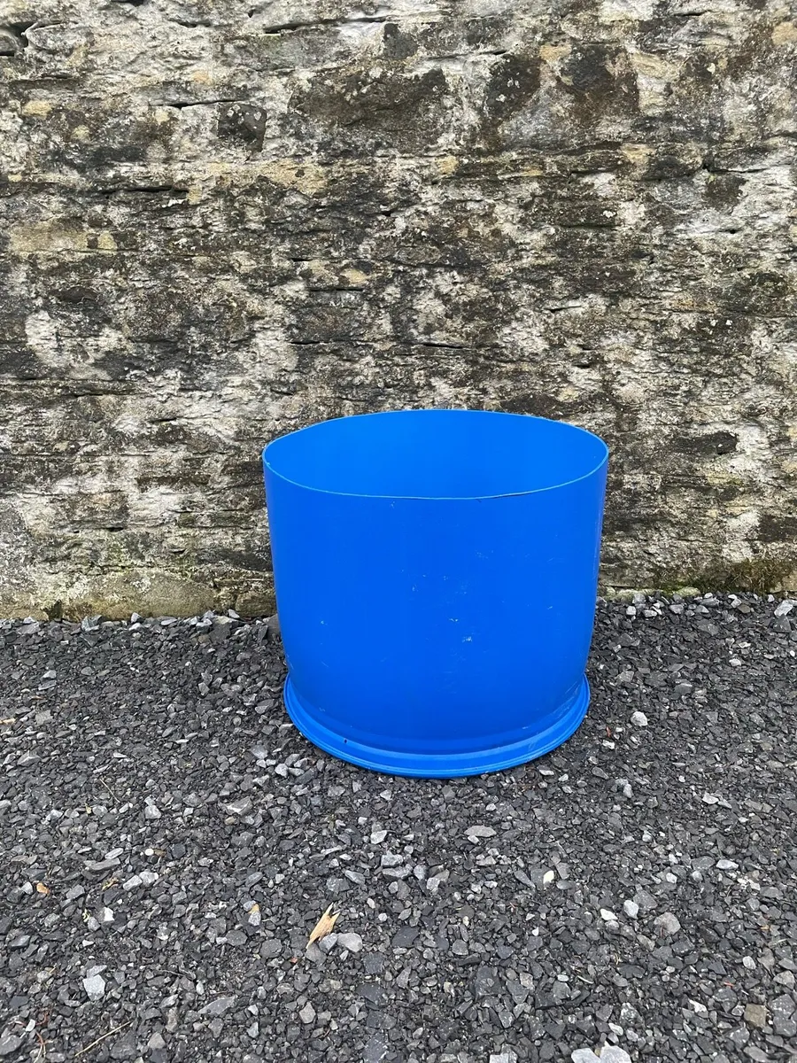 Half plastic barrels - Image 1