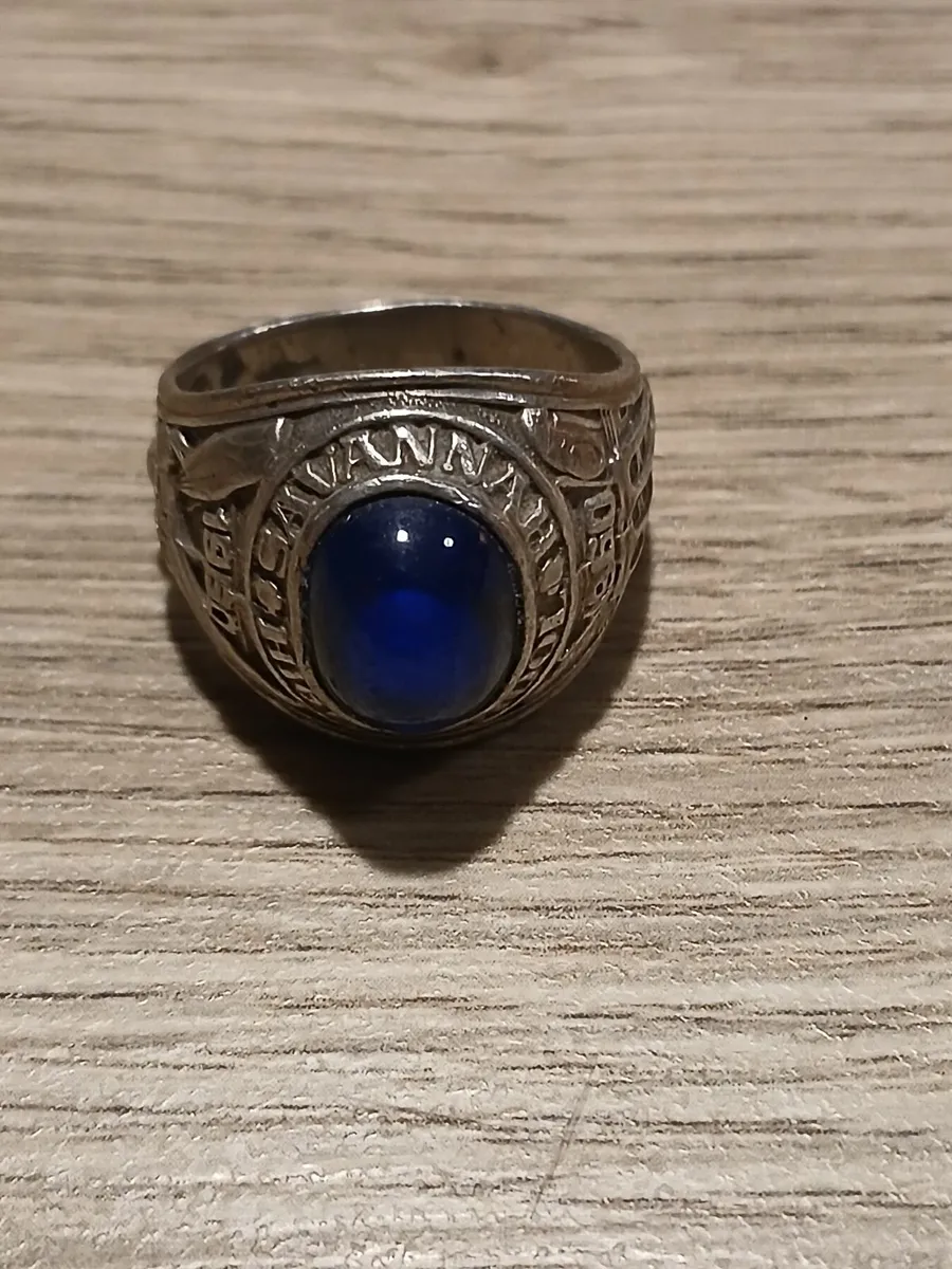 Silver College Ring - Image 1