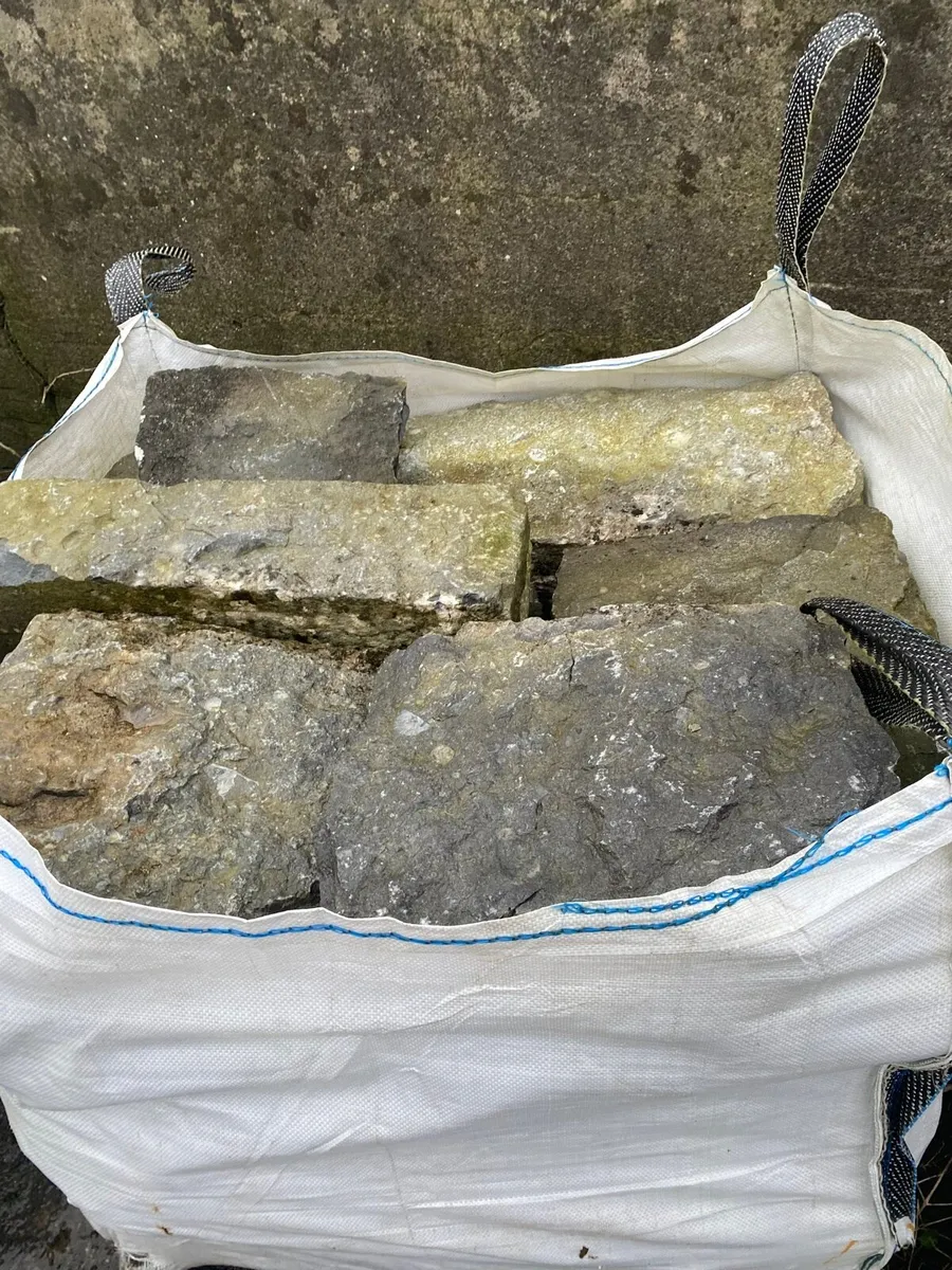 Salvage building stone - Image 1
