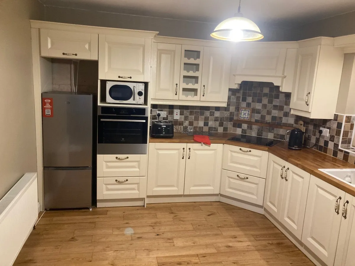 Kitchen and conservatory - Image 1