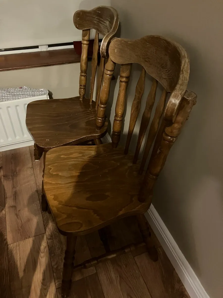 Dining Table and 6 Chairs - Image 3