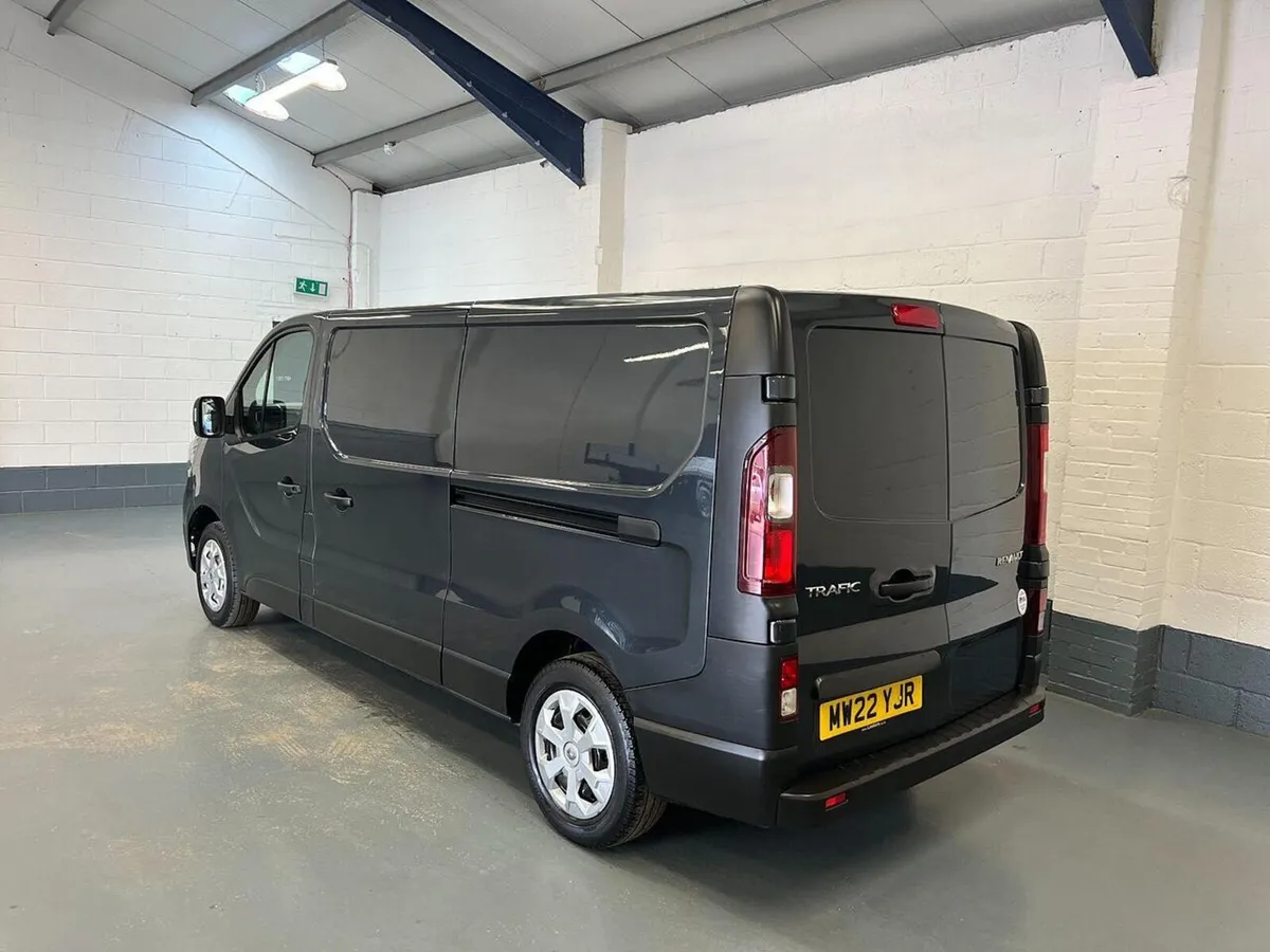2022 Renault Trafic Panel Van - Image 3