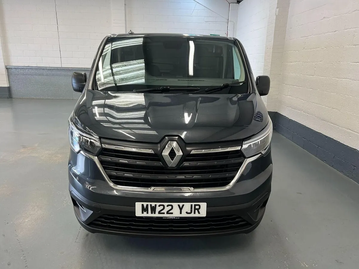 2022 Renault Trafic Panel Van - Image 2