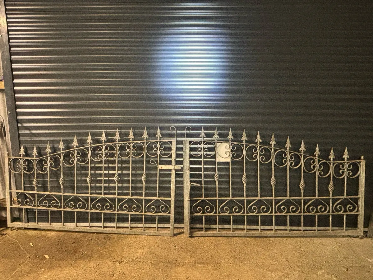 Selection of gates - Image 4