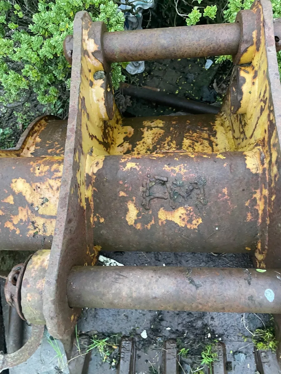 Excavator buckets - Image 1