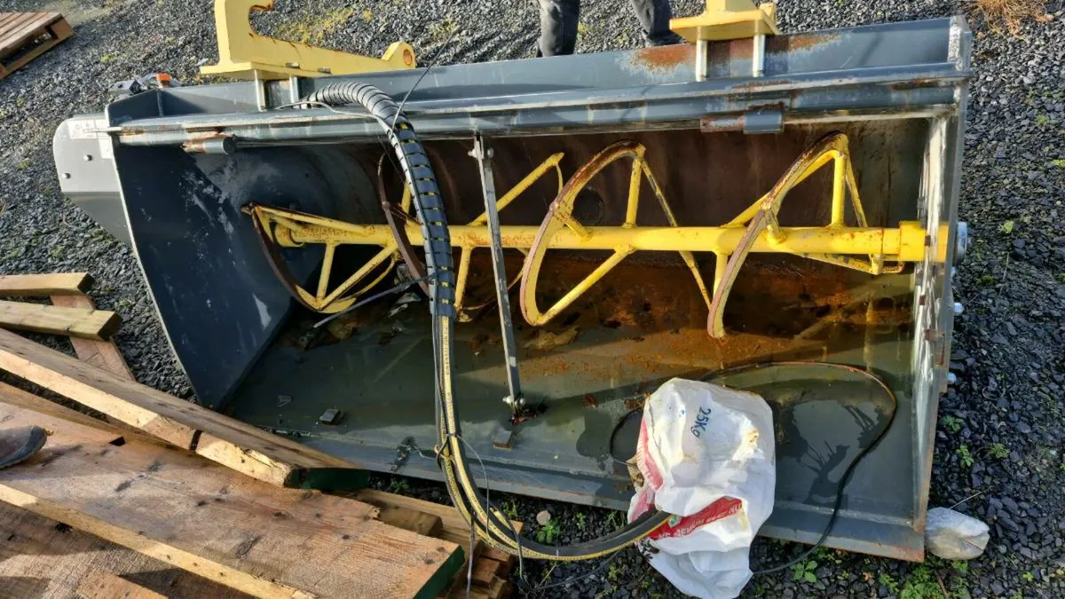 Teleporter jcb mixing bucket - Image 2